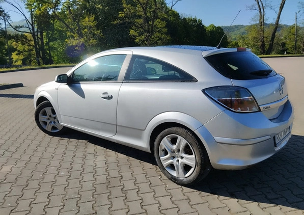 Opel Astra cena 10900 przebieg: 243000, rok produkcji 2009 z Ustrzyki Dolne małe 254